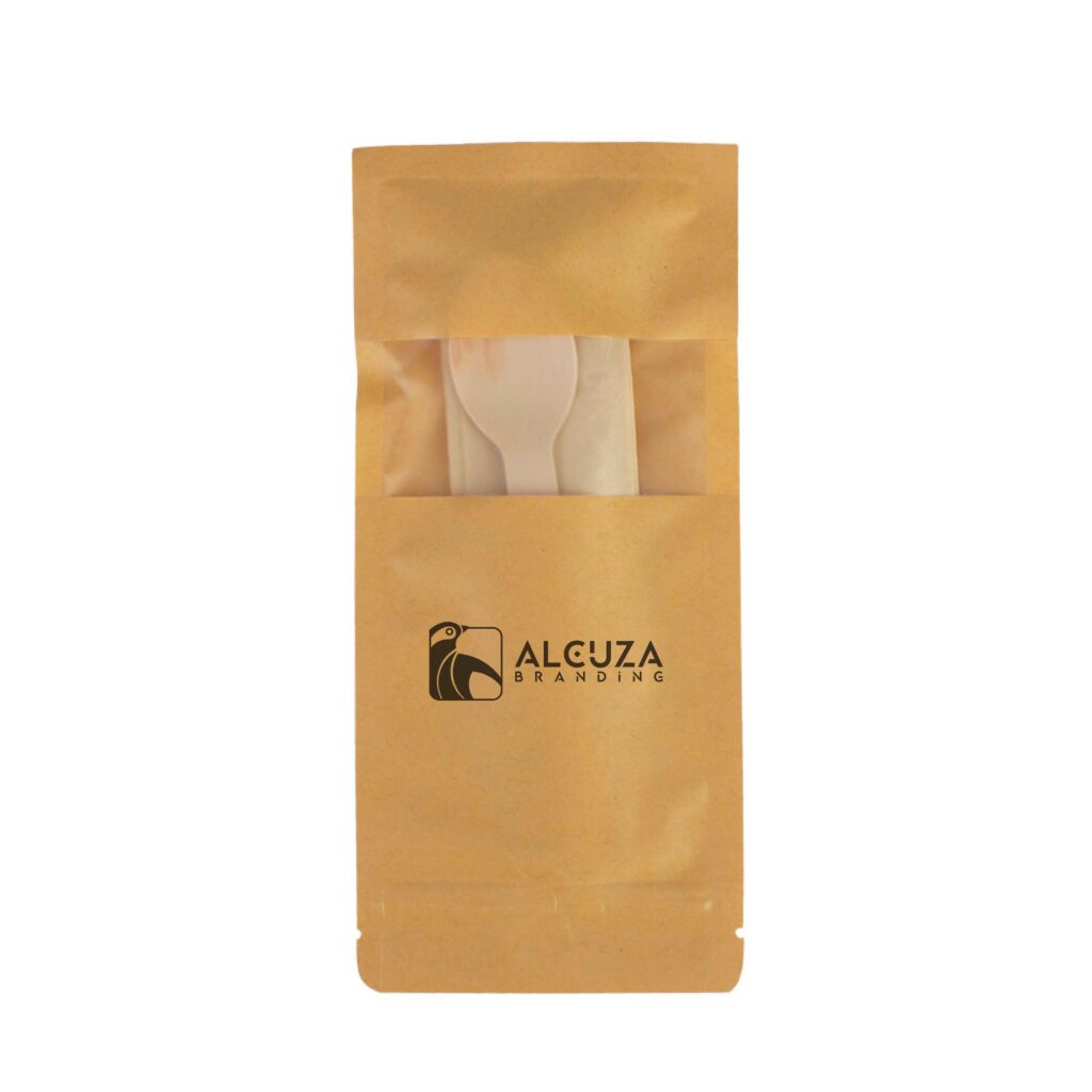 Set de cubiertos ecológicos de bambú en empaque kraft con logo Alcuzabranding
