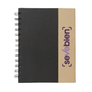 cuaderno espiral con notas adhesivas